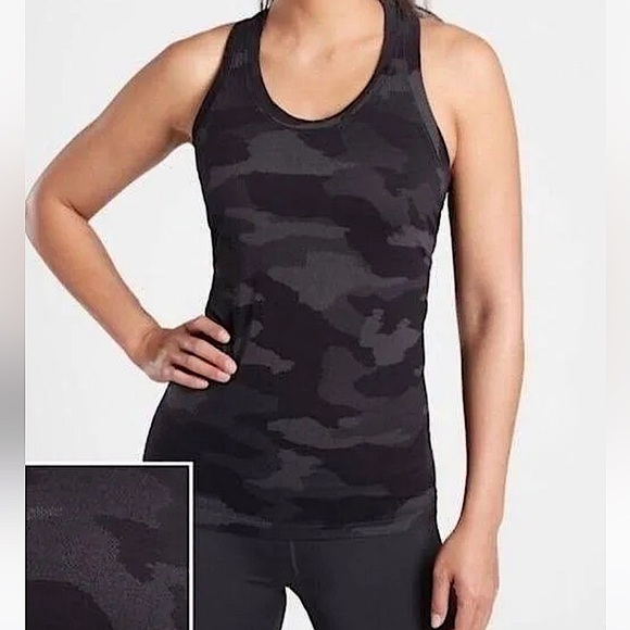 Athleta Tops - Athleta Momentum Seamless Camo Racerback Tank Size XS